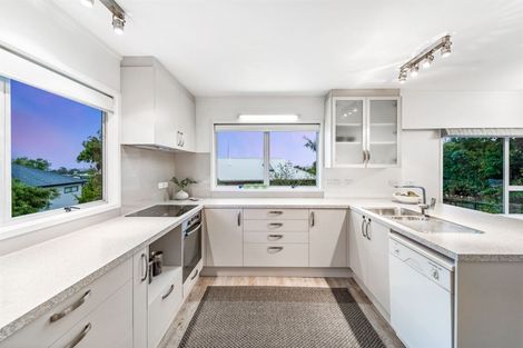 Photo of property in 55 Becroft Drive, Forrest Hill, Auckland, 0620