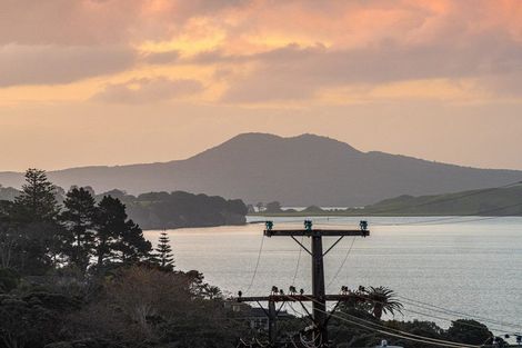 Photo of property in 120 Mellons Bay Road, Mellons Bay, Auckland, 2014