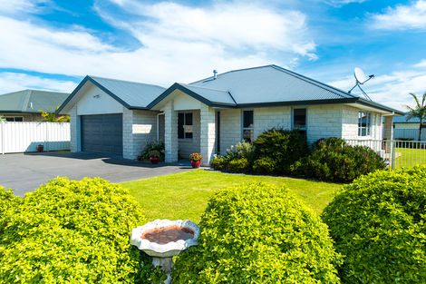 Photo of property in 10 Pohutukawa Grove, Lytton West, Gisborne, 4010