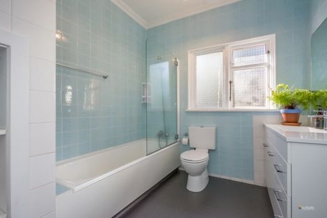 Photo of property in 77 Pohutukawa Street, Woburn, Lower Hutt, 5011