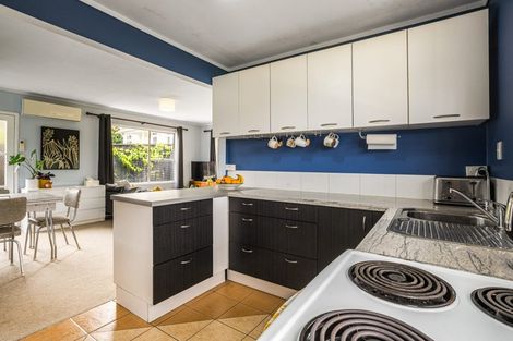 Photo of property in 2/23 Miller Road, Mangere Bridge, Auckland, 2022