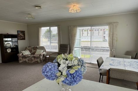 Photo of property in 15 Nelson Street, Waitara, 4320