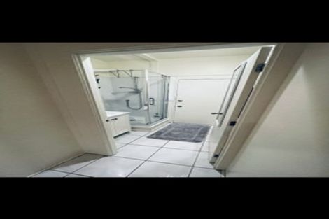 Photo of property in 90 Godley Road, Green Bay, Auckland, 0604