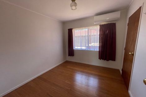 Photo of property in 12 Bosnyak Drive, Te Atatu South, Auckland, 0610