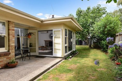 Photo of property in 16 Forest Lake Road, Forest Lake, Hamilton, 3200