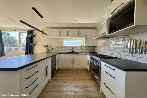 Photo of property in 43 Oakfield Crescent, Pukete, Hamilton, 3200