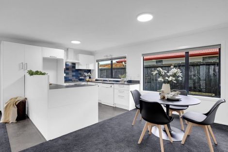 Photo of property in 8 Harvard Court, Melville, Hamilton, 3206