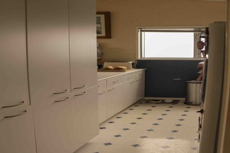 Photo of property in 30a Huntingdon Street, Northland, Wellington, 6012