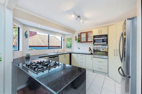 Photo of property in 11 South Kensington Way, Henderson, Auckland, 0612