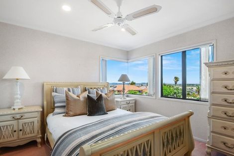 Photo of property in 8 Ferntree Terrace, West Harbour, Auckland, 0618