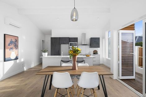 Photo of property in 7 West Avenue, Saint Clair, Dunedin, 9012