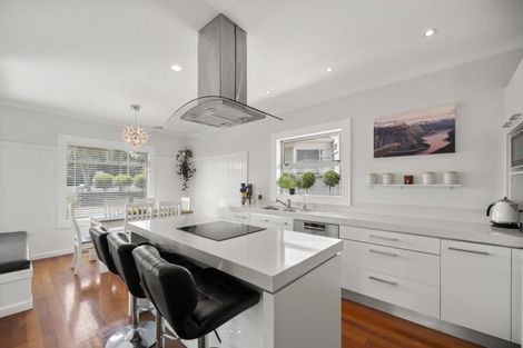 Photo of property in 4 Tuakau Road, Pukekohe, 2120