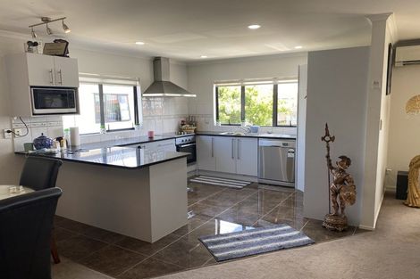 Photo of property in 9 Maxwell Avenue, Papatoetoe, Auckland, 2025