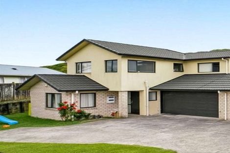 Photo of property in 12 Mediterranean Way, Goodwood Heights, Auckland, 2105