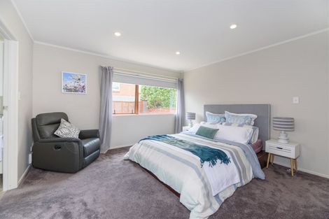 Photo of property in 1/5 Gulf View Road, Murrays Bay, Auckland, 0630