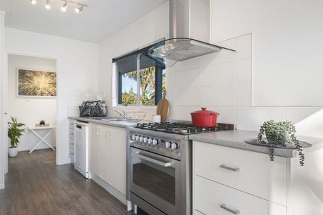 Photo of property in 7 Hotspur Place, Bayview, Auckland, 0629