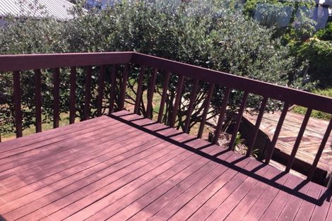 Photo of property in 3 Lavery Place, Sunnynook, Auckland, 0632