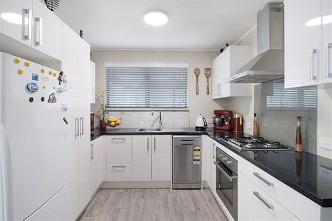 Photo of property in 1/229 Waitemata Drive, Ranui, Auckland, 0612