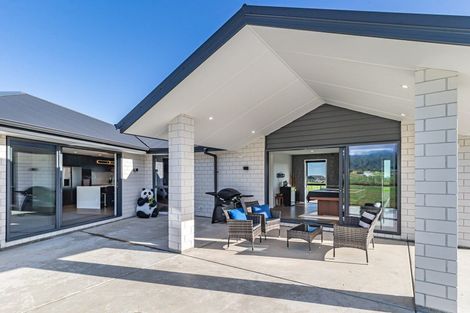 Photo of property in 28 Oriwa Lane, Levin, 5571