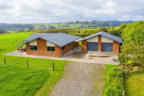 Photo of property in 581 Waitara Road, Huirangi, New Plymouth, 4373