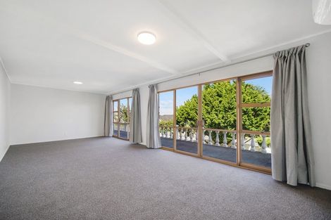 Photo of property in 2 Icarus Place, Half Moon Bay, Auckland, 2012