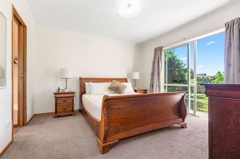 Photo of property in 36 Waiwherowhero Drive, St Andrews, Hamilton, 3200