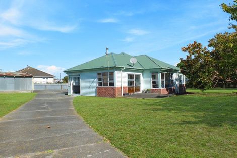 Photo of property in 19 Johnston Street, Foxton, 4814