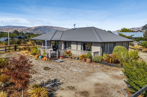 Photo of property in 21 Frye Crescent, Albert Town, Wanaka, 9305