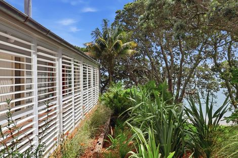 Photo of property in 16 Joan Street, Point Chevalier, Auckland, 1022