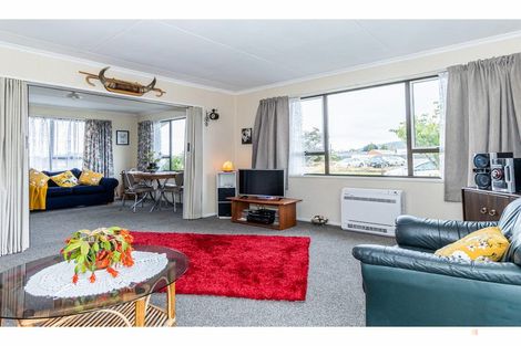 Photo of property in 5-5a Rugby Street, Waimate, 7924
