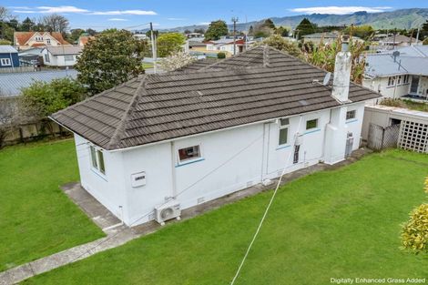 Photo of property in 104 Bartholomew Road, Levin, 5510