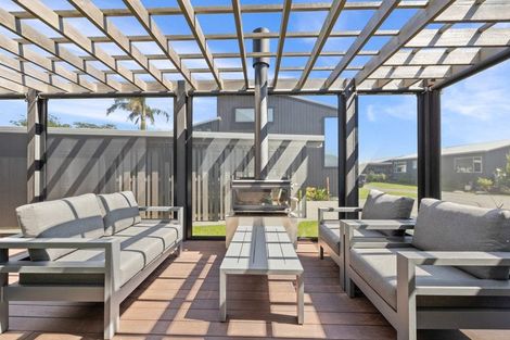 Photo of property in 5 Citrus Place, Mangawhai, 0505