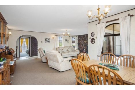 Photo of property in 4 Heron Place, Waiuku, 2123