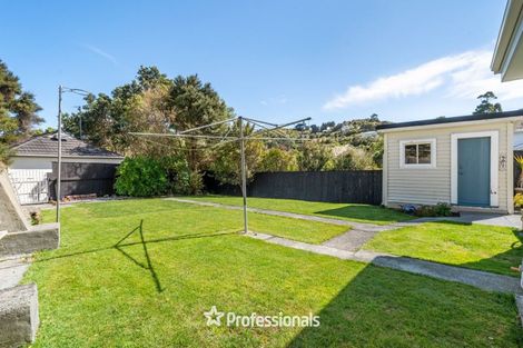 Photo of property in 17 Maungaraki Road, Korokoro, Lower Hutt, 5012