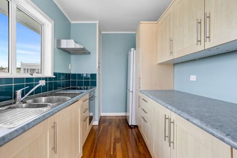 Photo of property in 1/57 Deep Creek Road, Waiake, Auckland, 0630