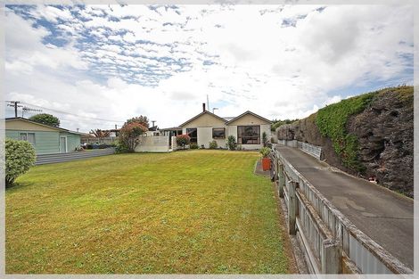Photo of property in 47 Edinburgh Terrace, Foxton Beach, Foxton, 4815