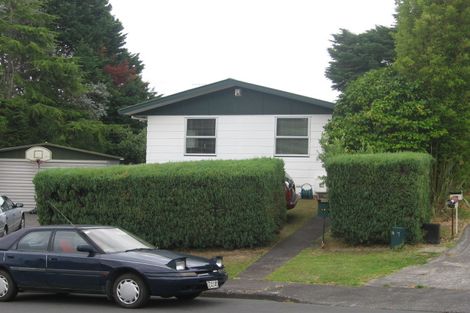 Photo of property in 19 Segedin Place, Glenfield, Auckland, 0629