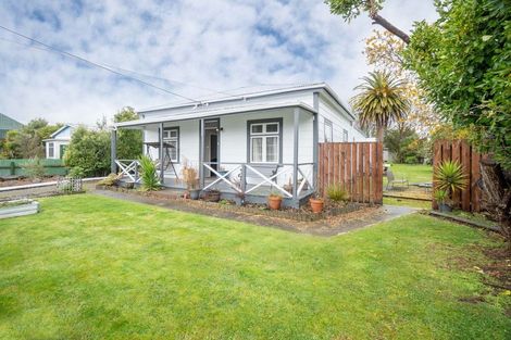 Photo of property in 9 Huia Street, Pahiatua, 4910
