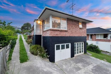 Photo of property in 3/5 Sudan Avenue, Milford, Auckland, 0620