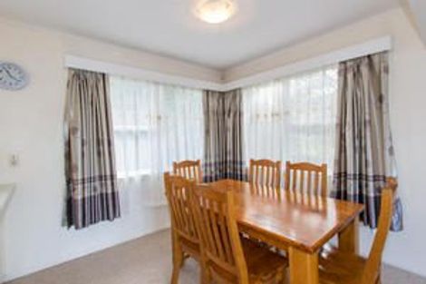 Photo of property in 9 Heather Place, Sunnynook, Auckland, 0620