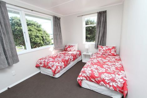 Photo of property in 6 Fawn Street, Cannons Creek, Porirua, 5024