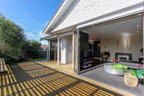 Photo of property in 84 Brooklands Road, Brooklands, New Plymouth, 4310