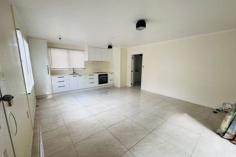 Photo of property in 2/137 Mokoia Road, Birkenhead, Auckland, 0626