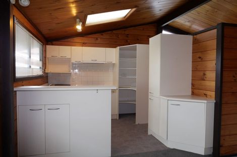 Photo of property in 7 Nugget Grove, Raumati Beach, Paraparaumu, 5032