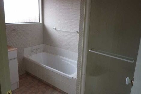 Photo of property in 1 Crowden Place, Harrowfield, Hamilton, 3210