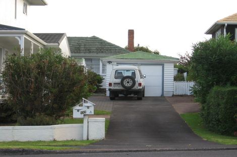 Photo of property in 1/422 Old Te Atatu Road, Te Atatu Peninsula, Auckland, 0610