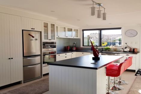 Photo of property in 17 Clinton Street, Fitzroy, New Plymouth, 4312