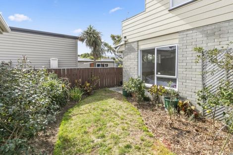 Photo of property in 2a Oriental Street, Petone, Lower Hutt, 5012