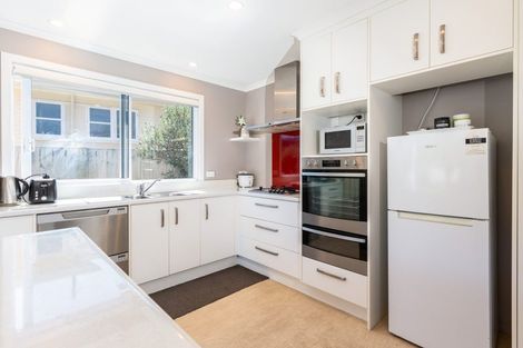 Photo of property in 10 Larsen Crescent, Tawa, Wellington, 5028