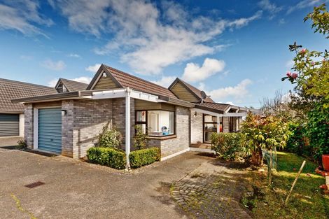 Photo of property in 1/31 Glucina Avenue, West Harbour, Auckland, 0618